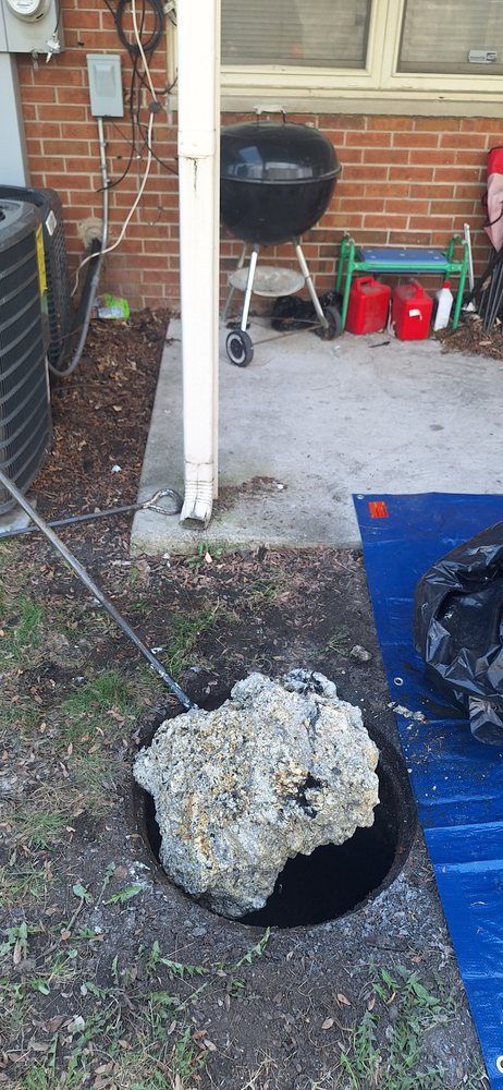 Grease trapCatchbasin cleaning grease removal